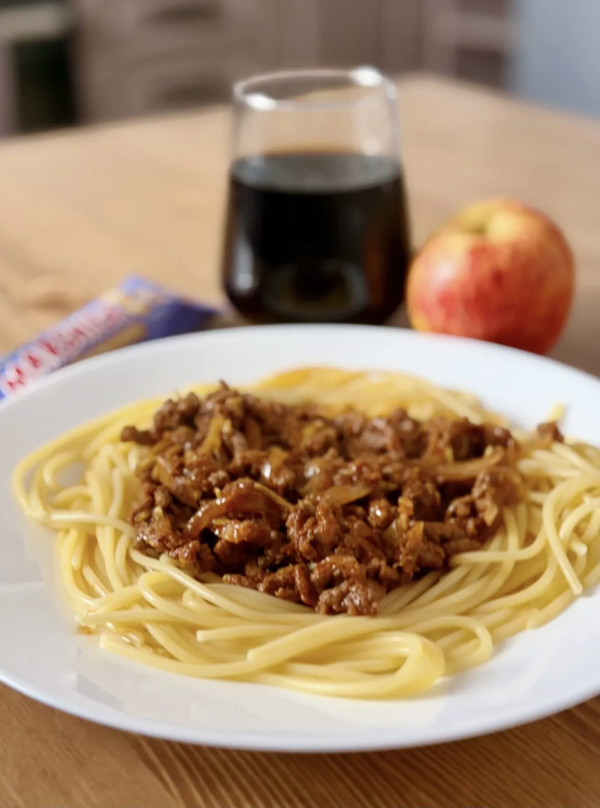 Паста с говяжьим фаршем и кабачками